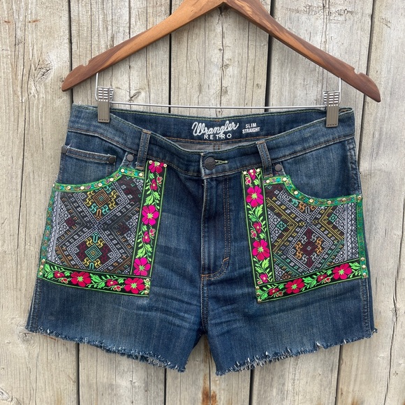 Wrangler Pants - WRANGLER BOHEMIAN UPCYCLED JEAN SHORTS SZ 32
